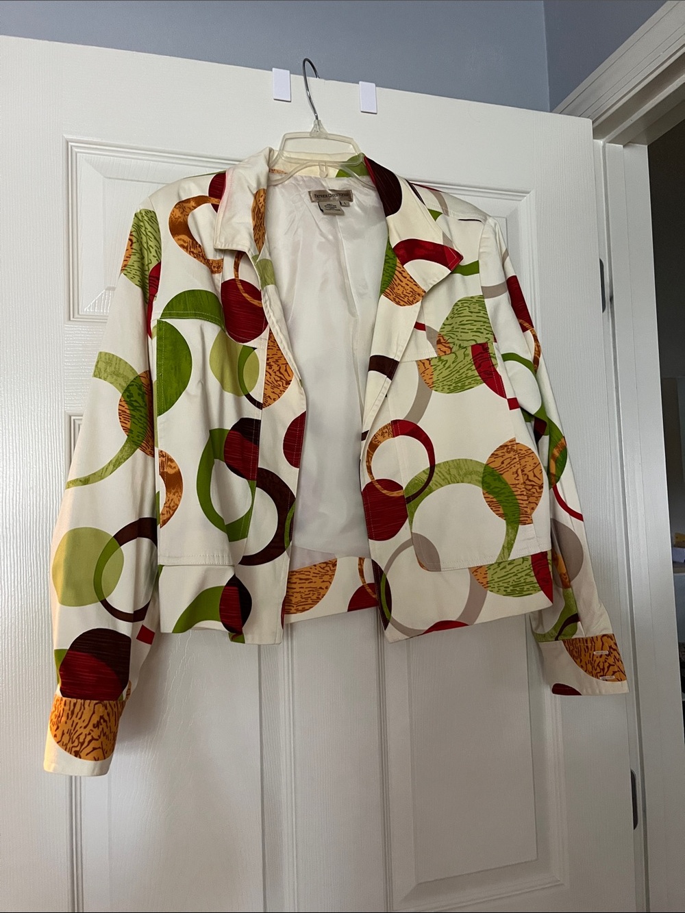 Retro Circle Print Cropped Blazer in Cream and Green